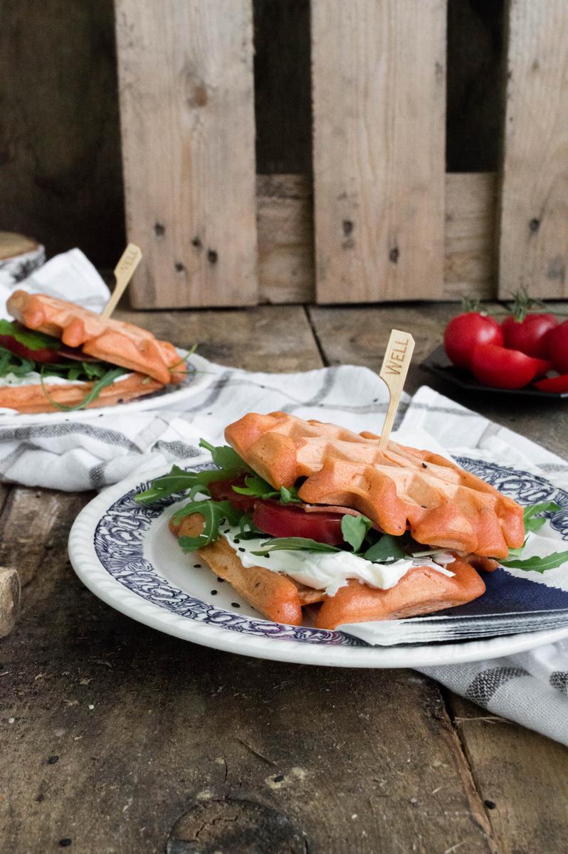 Rezeptbild: Waffelsandwiches mit Rucola