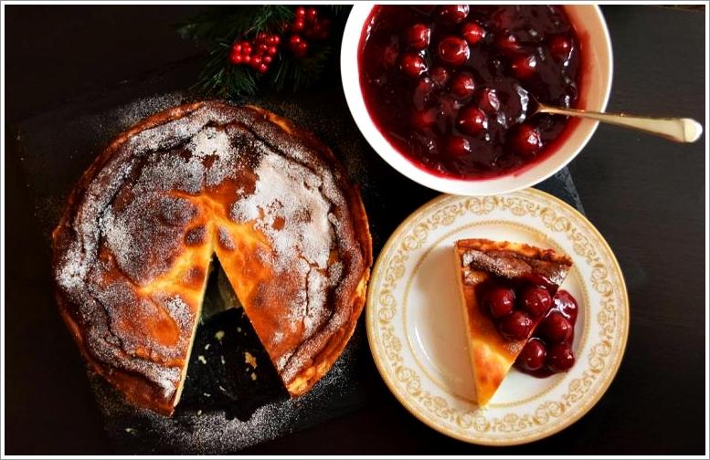 Rezeptbild: Low Carb & Glutenfreier Käsekuchen ohne Boden mit Glühweinkirschen (ohne Alkohol)
