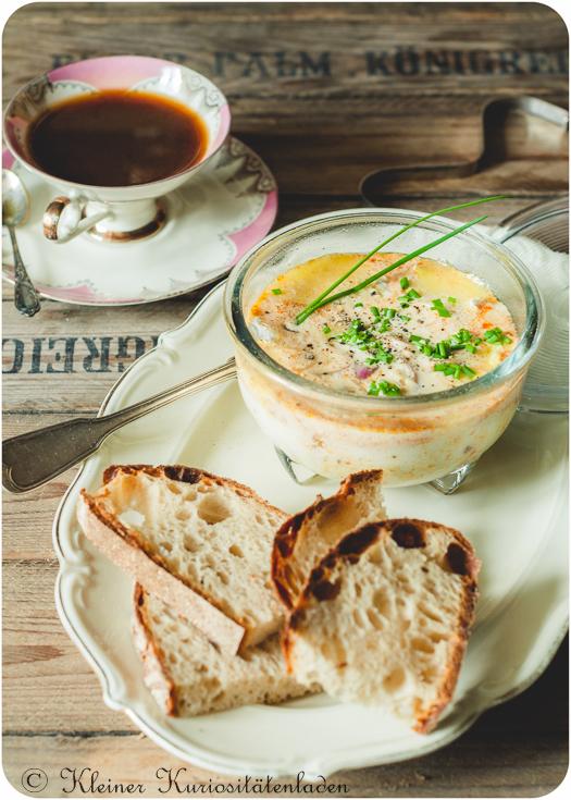 Rezeptbild: Oeuf en Cocotte mit Merguez und Brie
