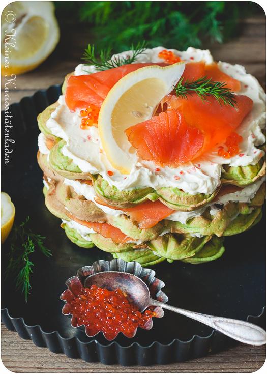 Rezeptbild: Waffeltorte mit Räucherlachs