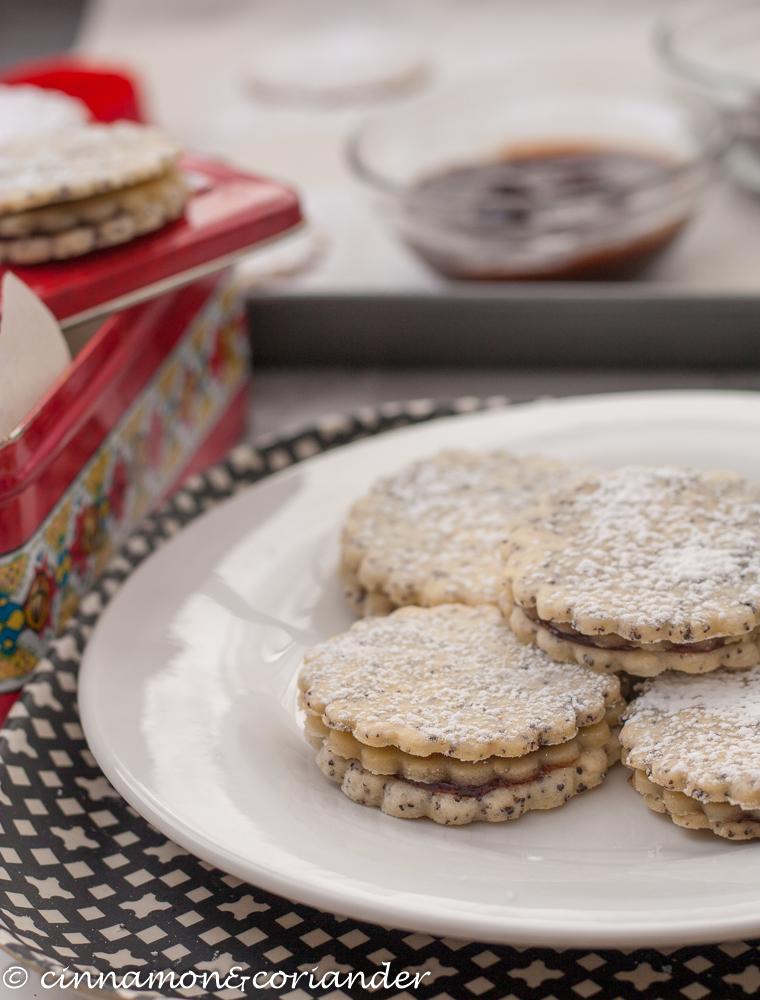 Rezeptbild: Mohn-Marzipan-Plätzchen mit Pflaumenmus {Powidl}