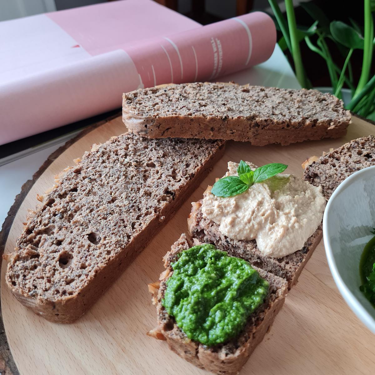 Rezeptbild: LIEBLINGSBROT (ohne Gluten & ohne Lektine)