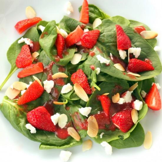 Rezeptbild: Erdbeer Spinat Salat mit Ziegenkäse