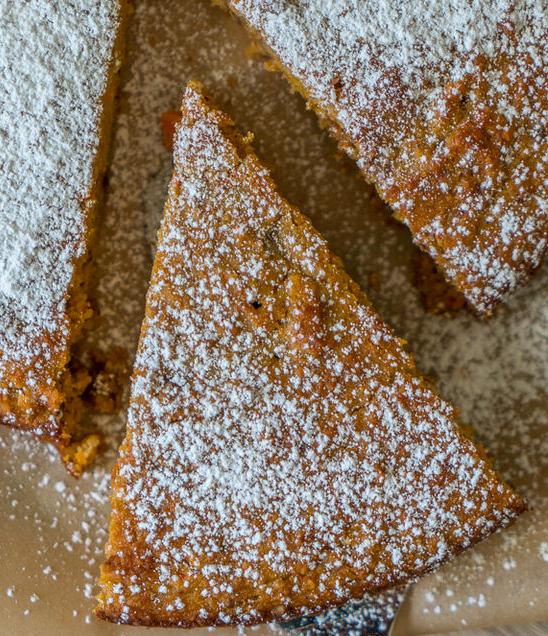 Rezeptbild: Karottenkuchen ohne Mehl – saftig und mit vielen Nüssen