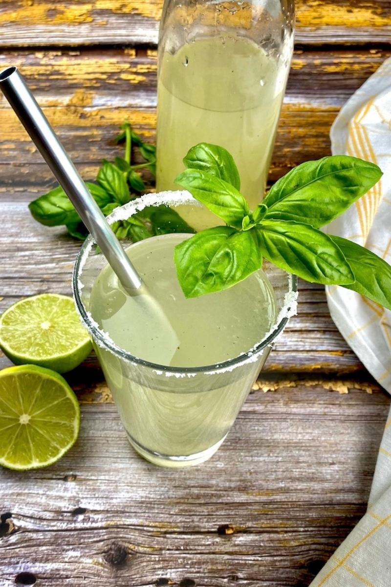 Rezeptbild: Gesunde Basilikum Limonade