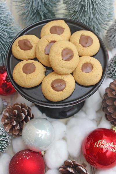 Rezeptbild: Amarettokugeln mit Schokolade – Weihnachtsplätzchen Rezept