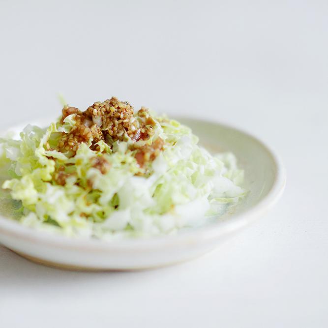 Rezeptbild: Chinakohl mit japanischem Wafu-Dressing aus Sesam und Sojasauce