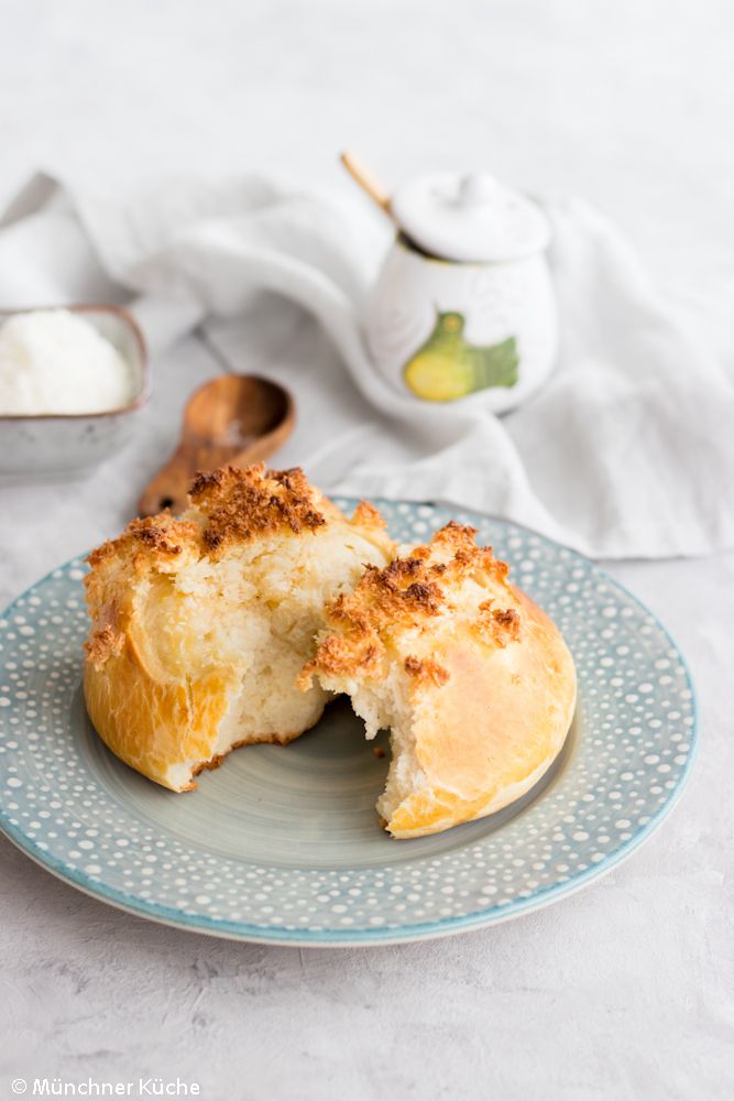 Rezeptbild: Pão de Deus - portugiesische Milchbrötchen