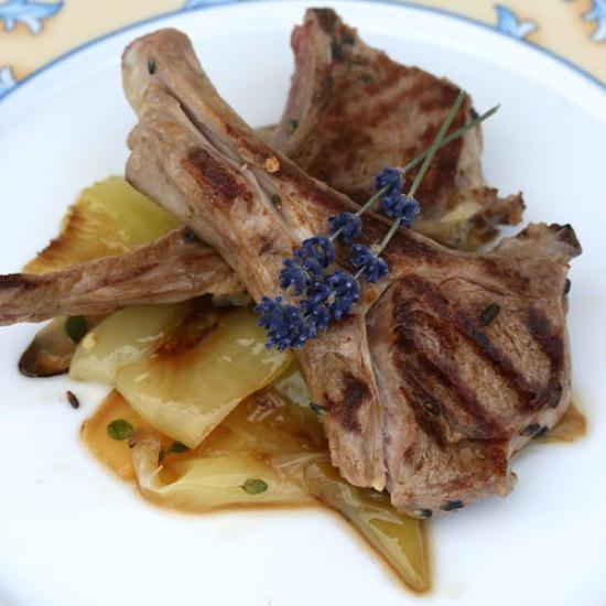 Rezeptbild: Lammkoteletts mit Lavendel