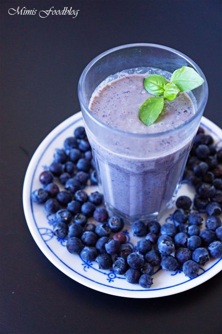 Rezeptbild: Heidelbeer-Basilikum Shake