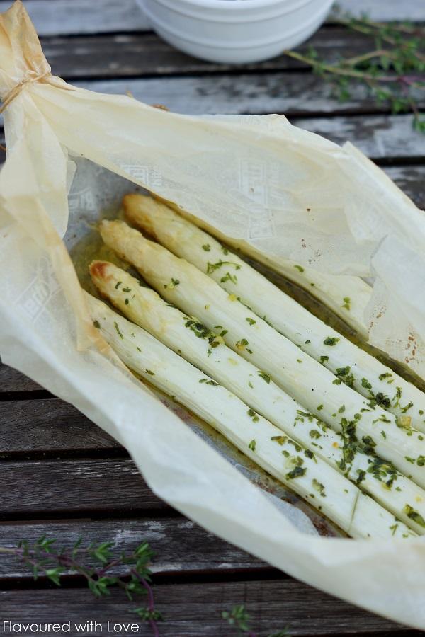 Rezeptbild: Aromatische Spargelpäckchen