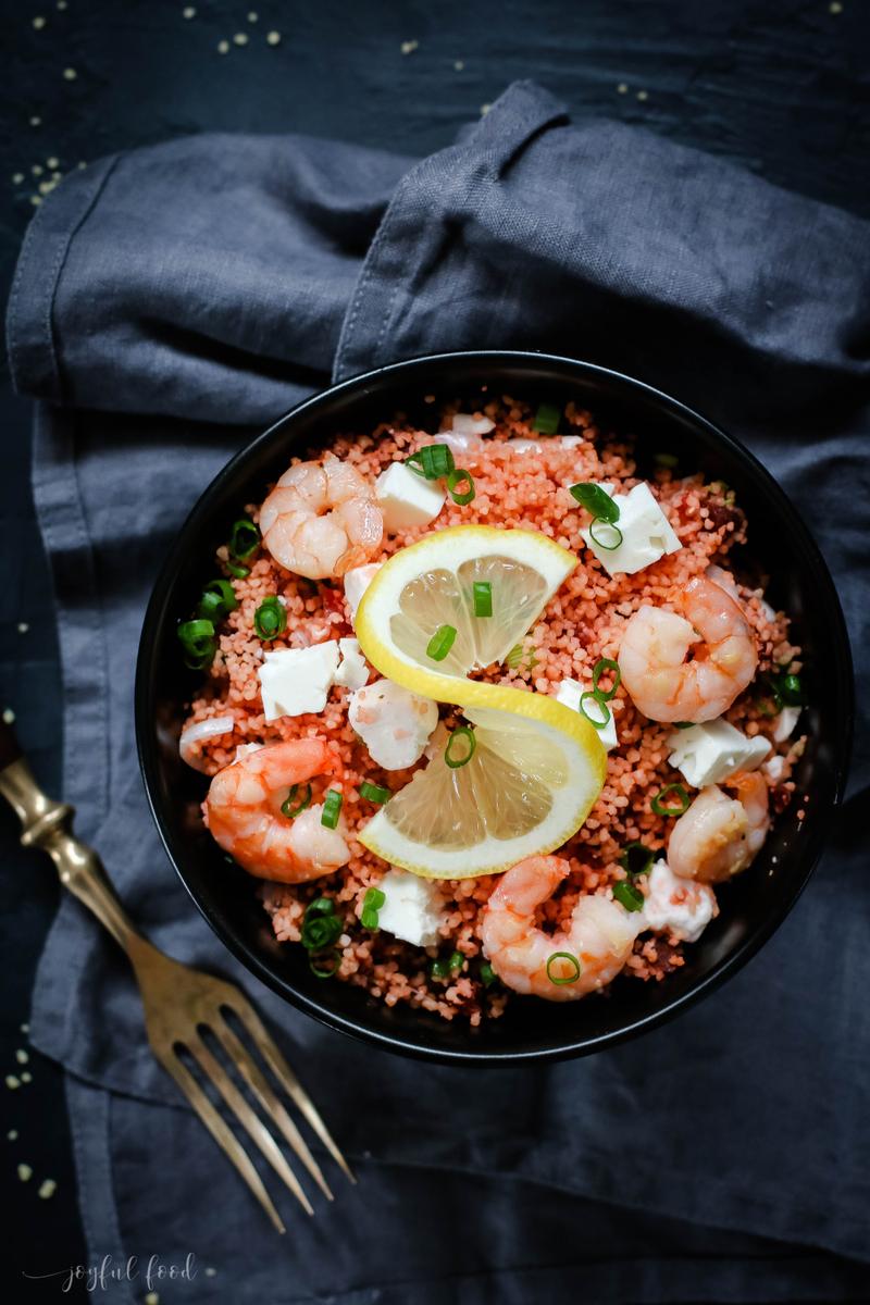 Rezeptbild: Couscous Salat mit Rote Beete, Feta und Garnelen