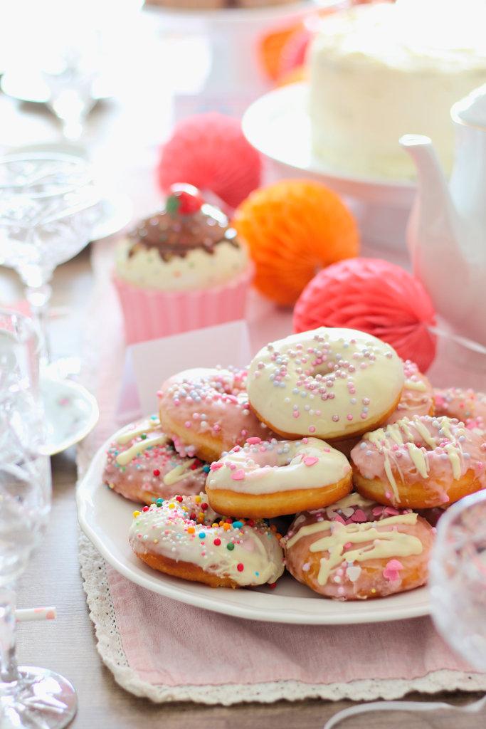 Rezeptbild: Donuts mit weißer Schokolade und Zuckerguss