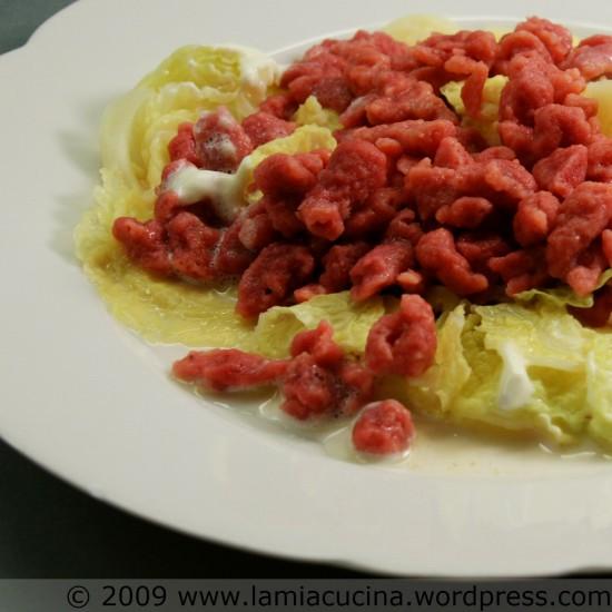 Rezeptbild: Rote Bete Gnocchi mit Wirsing