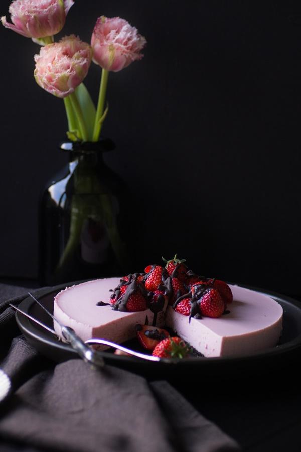 Rezeptbild: No-Bake Strawberry Cheesecake mit Oreo Boden