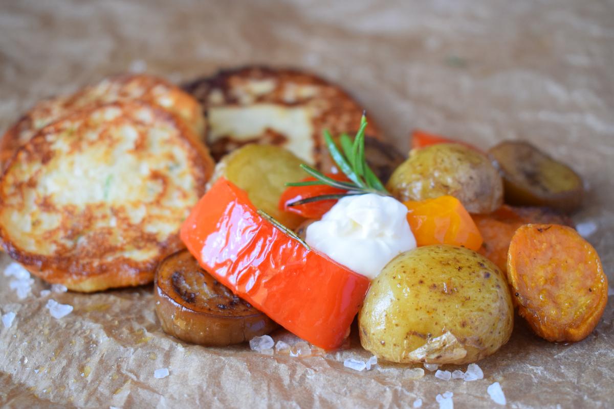 Rezeptbild: Ricottaküchlein mit Ofenschmorgemüse