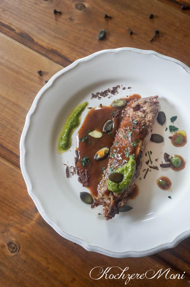 Rezeptbild: Rosarot gebratener Rehrücken