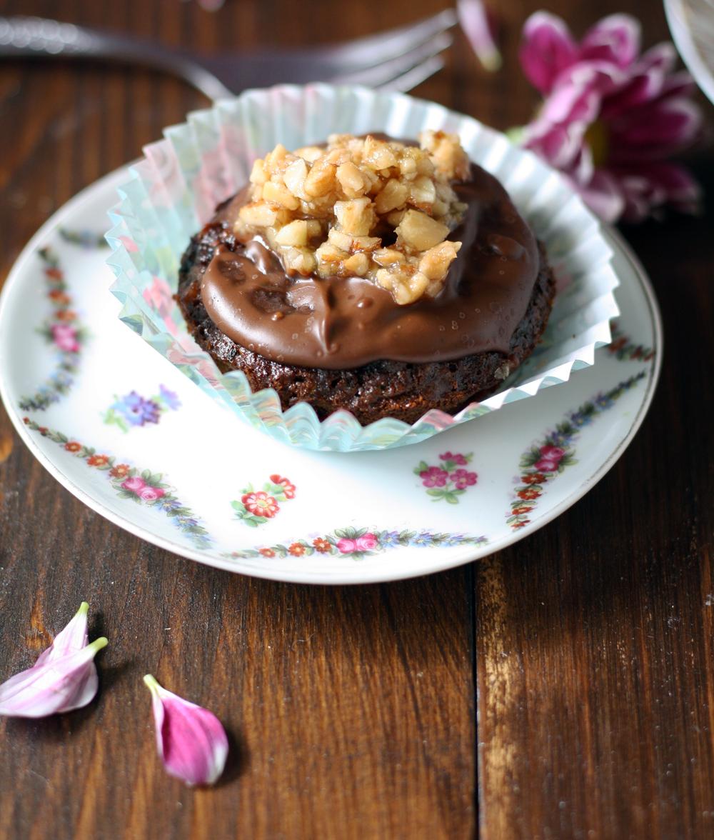 Rezeptbild: Schokoladen Rote Beete Muffins mit Honignüssen