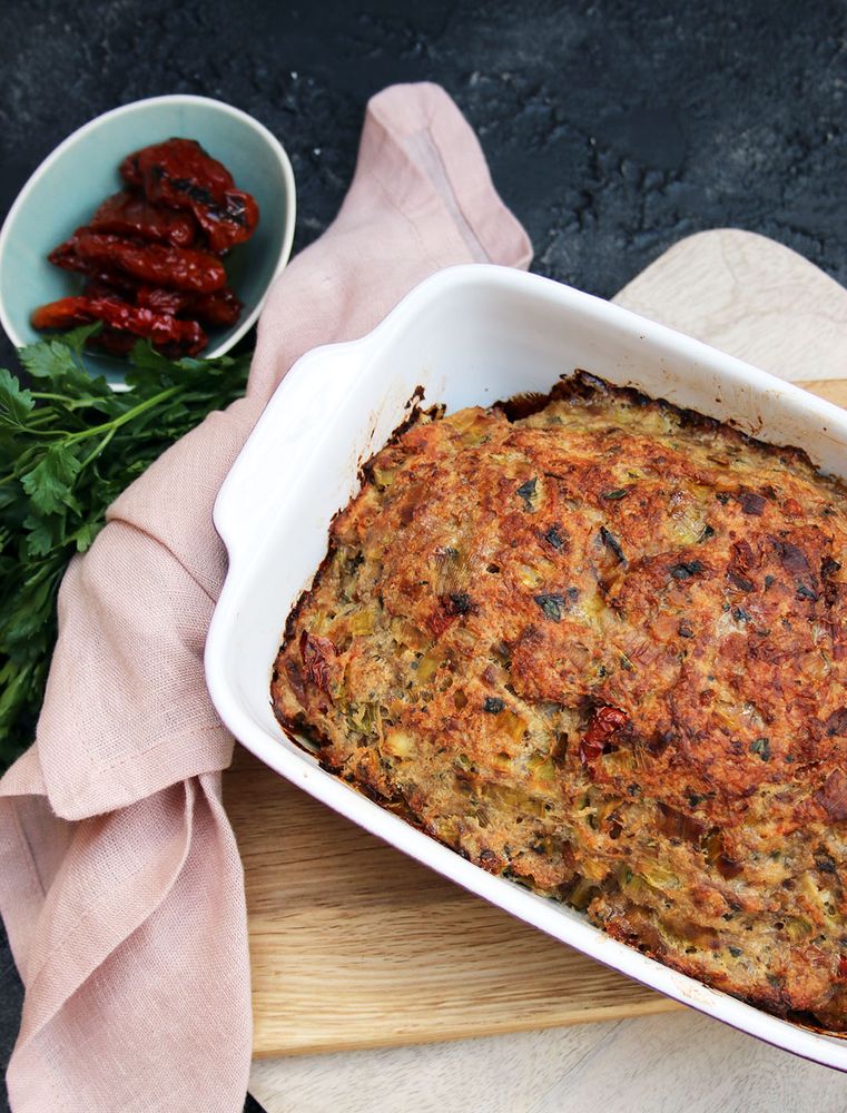 Rezeptbild: Saftiger Hackbraten mit Lauch und getrockneten Tomaten