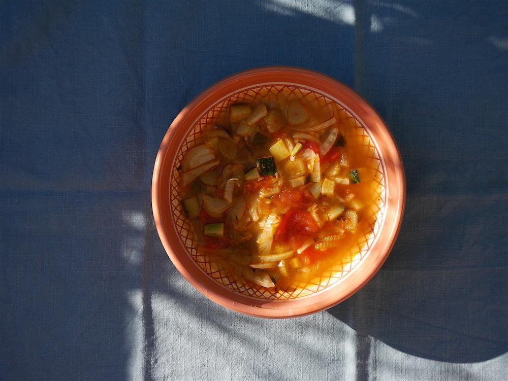 Rezeptbild: Fenchelsuppe mit Zucchini und Tomaten