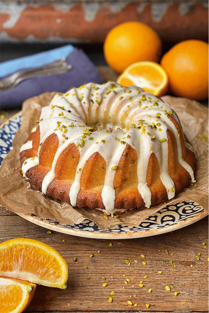 Rezeptbild: Orangen-Gugelhupf mit Pistazien