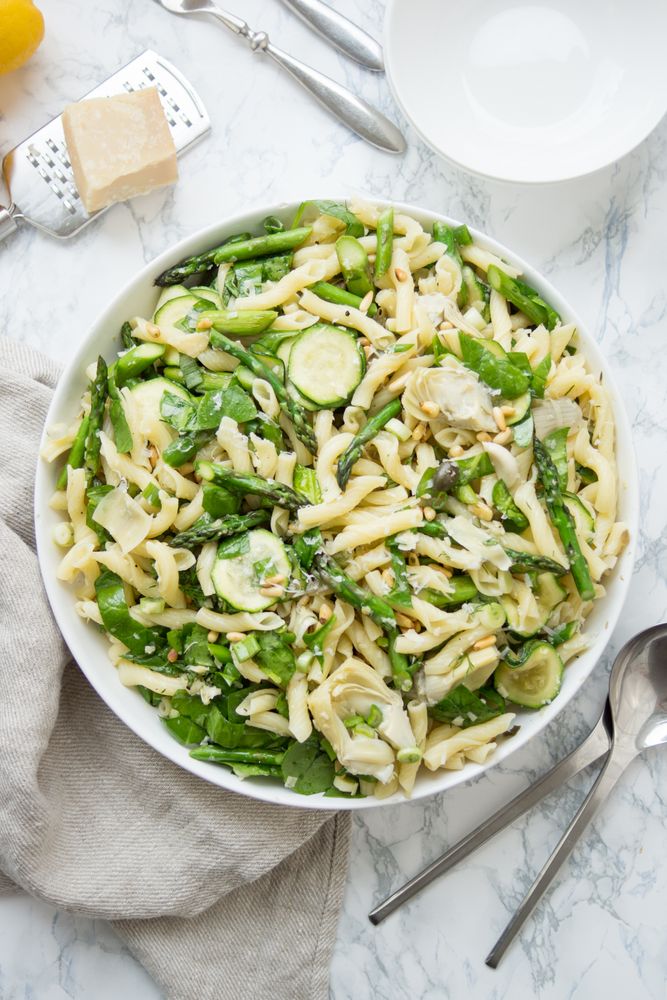 Rezeptbild: Frühlings-Nudelsalat mit Spargel