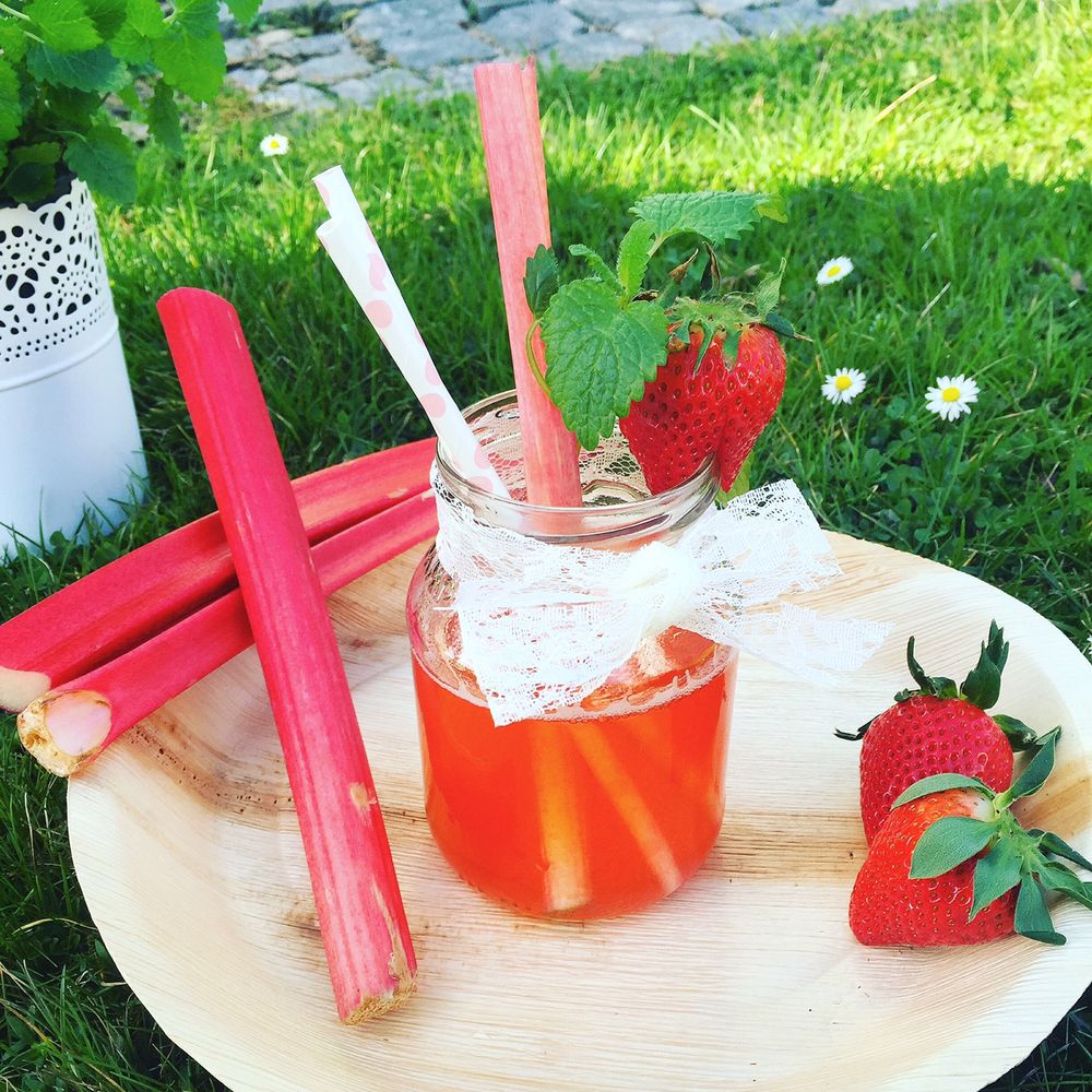Rezeptbild: Erdbeer Rhabarber Sirup