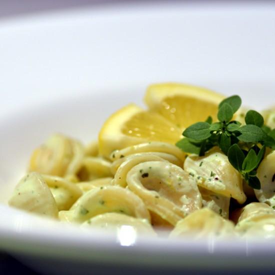 Rezeptbild: Orecchiette mit Ricotta, Zitrone und Basilikum