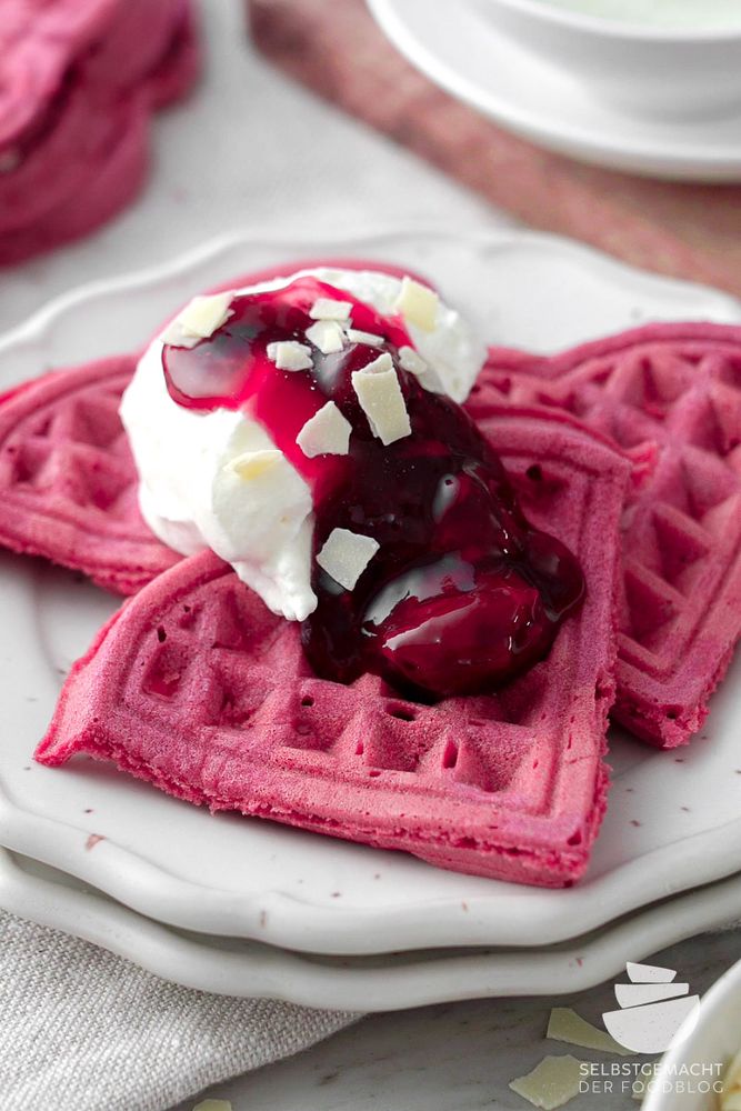Rezeptbild: Herzwaffeln mit Roter Beete (süß und herzhaft)