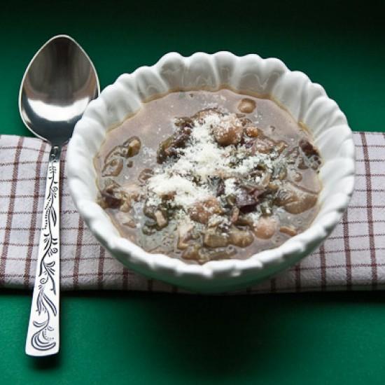 Rezeptbild: Kichererbsensuppe mit Radicchio und Prosciutto