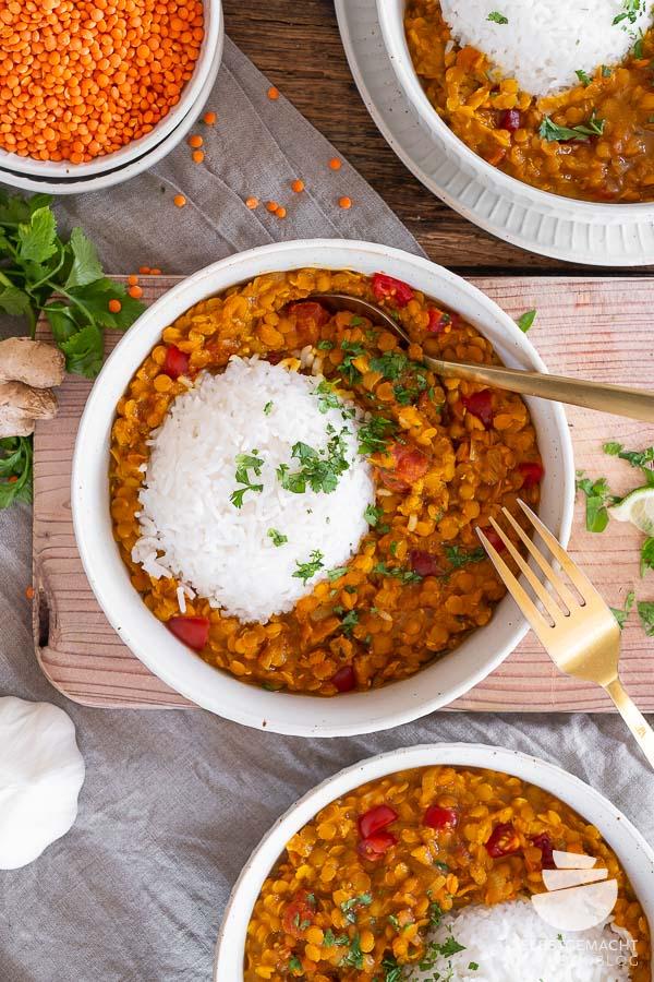 Rezeptbild: Indisches Rote Linsen Dal mit Reis (vegan)