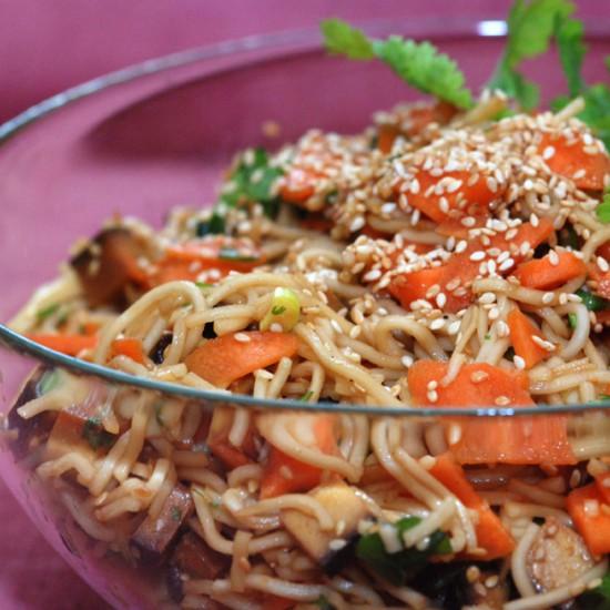Rezeptbild: Asiatischer Nudelsalat mit Tofu