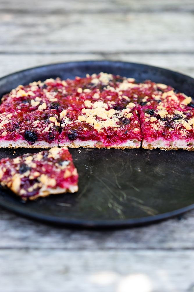Rezeptbild: Johannisbeer-Streuselkuchen mit Sauerteig 