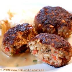 Rezeptbild: Saté-Lamm-Frikadellen mit Erdnussauce