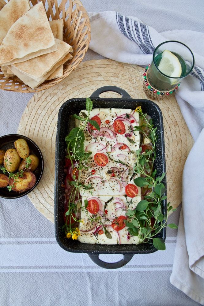 Rezeptbild: Gegrillter Feta mit Tomaten und Kräuter