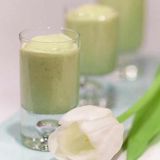 Rezeptbild: Matcha Joghurt mit Vanille und Kardamom