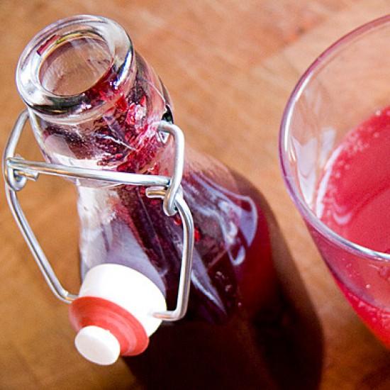 Rezeptbild: Waldbeerensirup