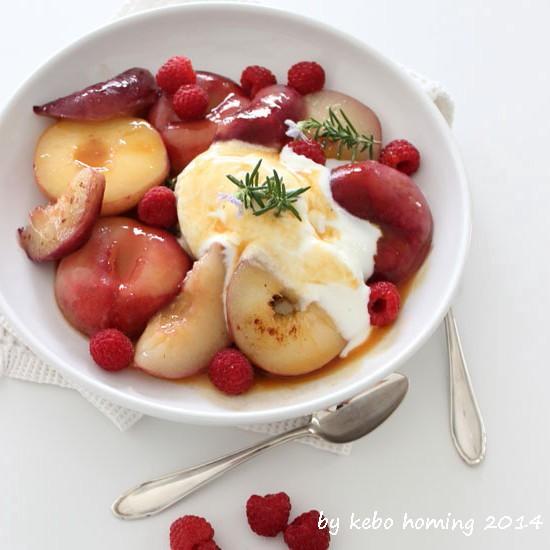 Rezeptbild: Karamellisierte Weinbergpfirsiche mit geeistem Joghurt...