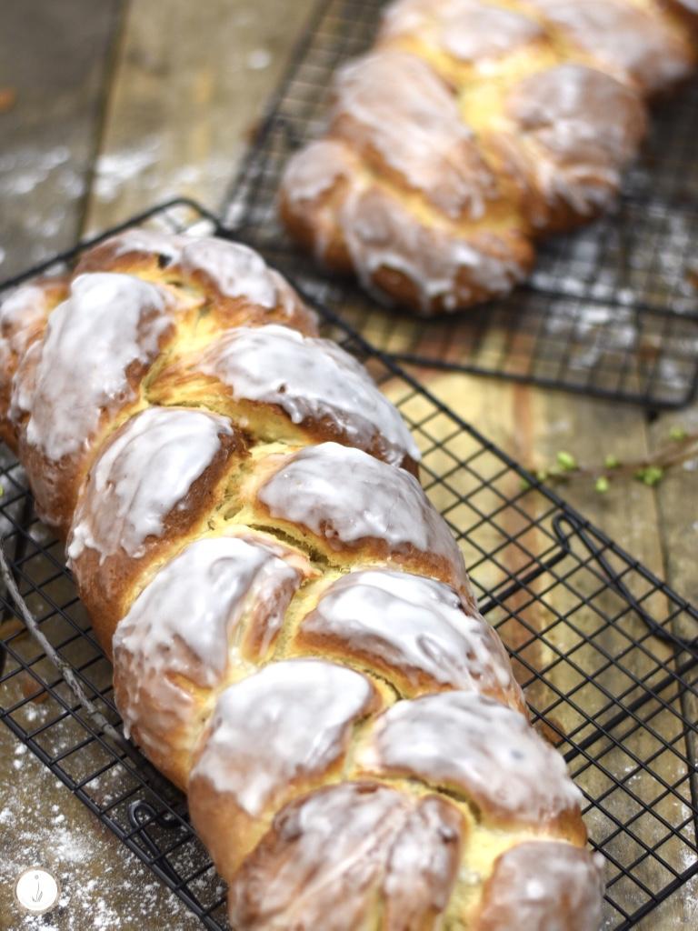 Rezeptbild: Hefezopf mit Rosinen