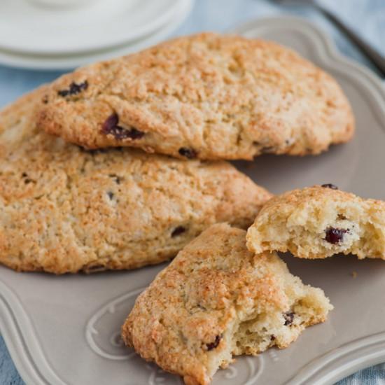 Rezeptbild: Scones mit getrockneten Cranberries und Sauerteig