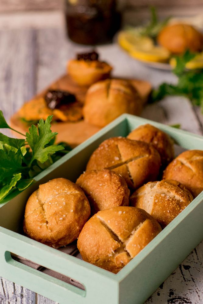Rezeptbild: Laugenbrötchen zum Grillfest
