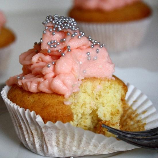 Rezeptbild: Zitronen-Vanille Cupcakes mit Mascarpone Frosting