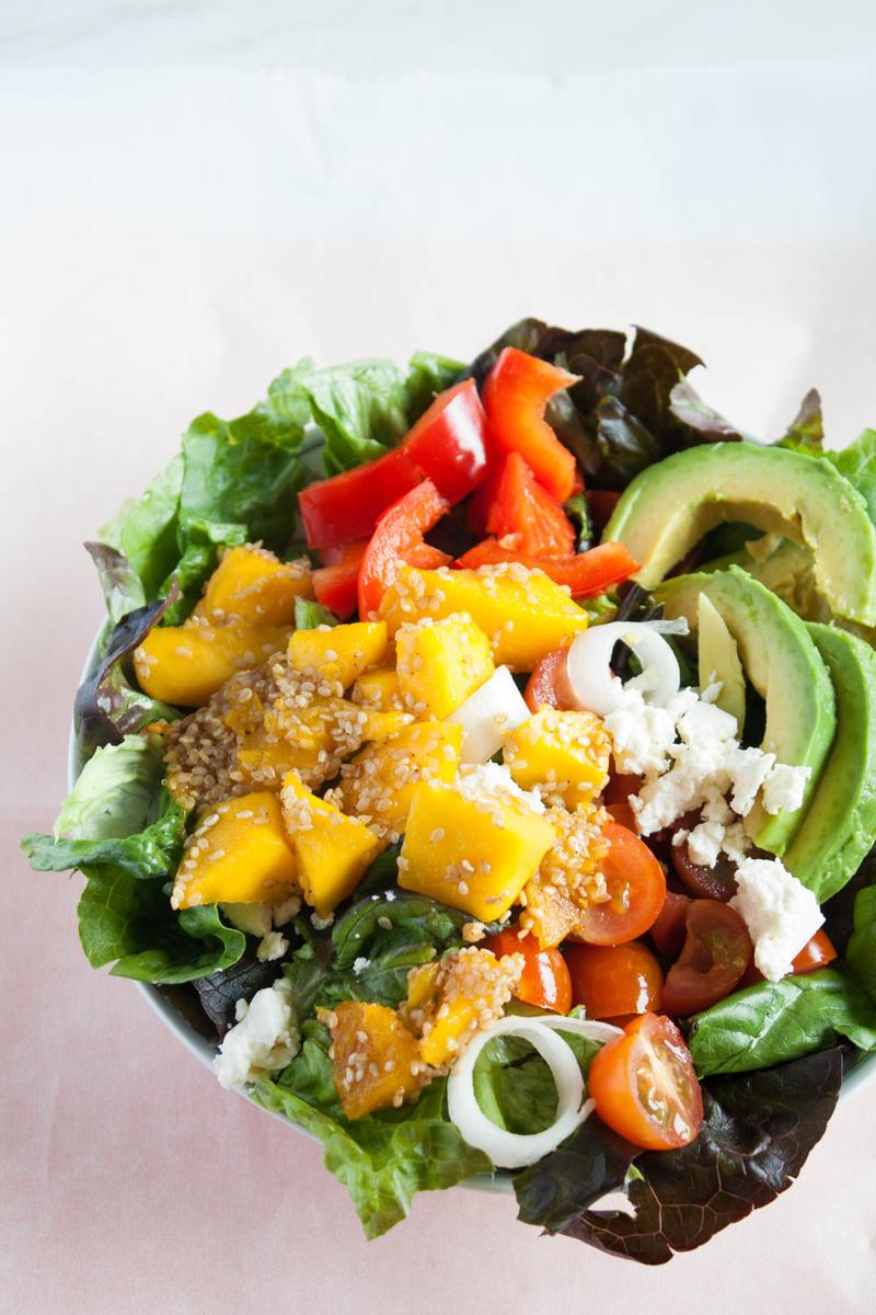 Rezeptbild: Sommerlicher Mango Avocado Salat