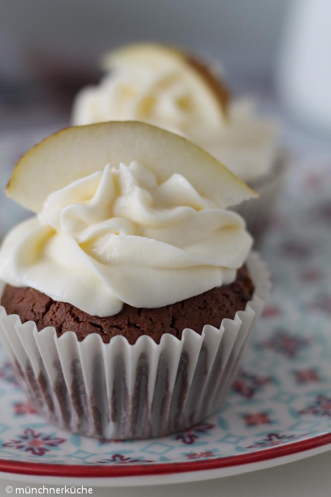 Rezeptbild: Cupcakes mit Birne und Schokolade