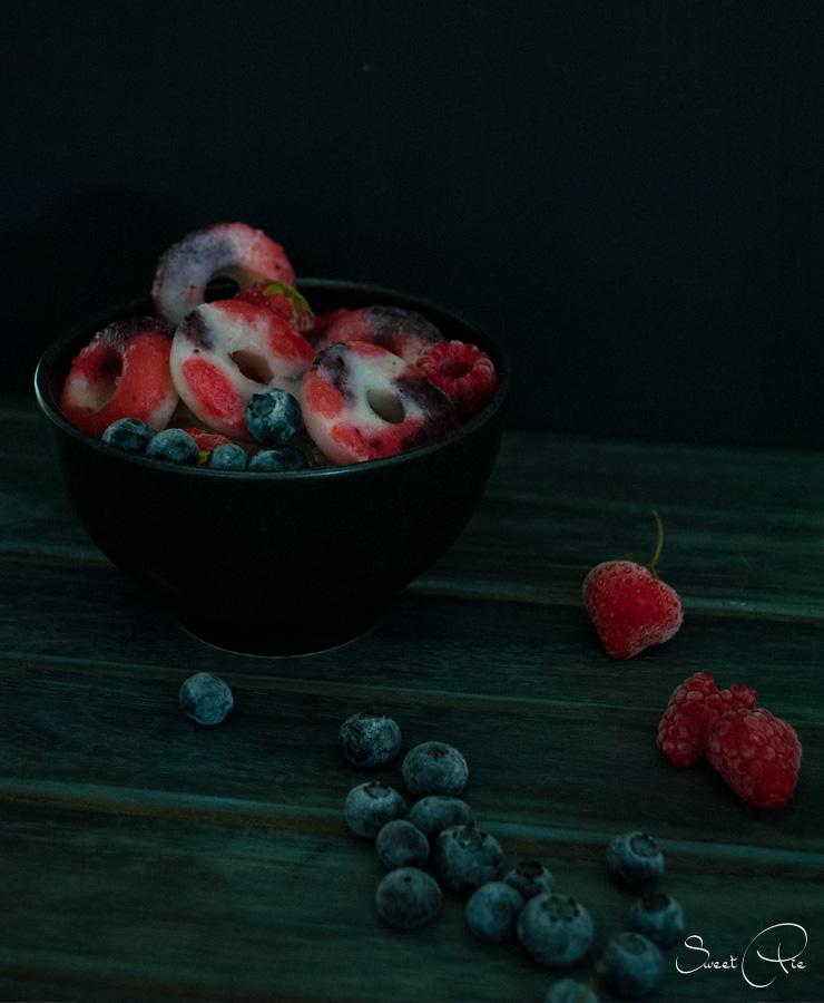 Rezeptbild: Vanille Kokos Beeren Eis