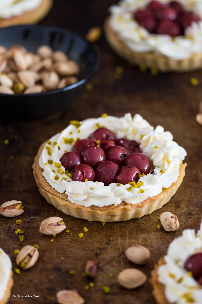 Rezeptbild: Pistazien Tartelettes mit Kirschen