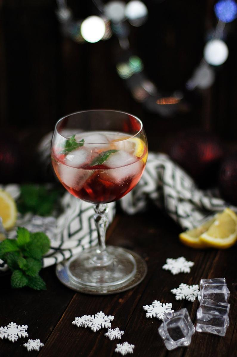 Rezeptbild: Aperitif für Weihnachten - Granatapfel Spritz Cocktail 