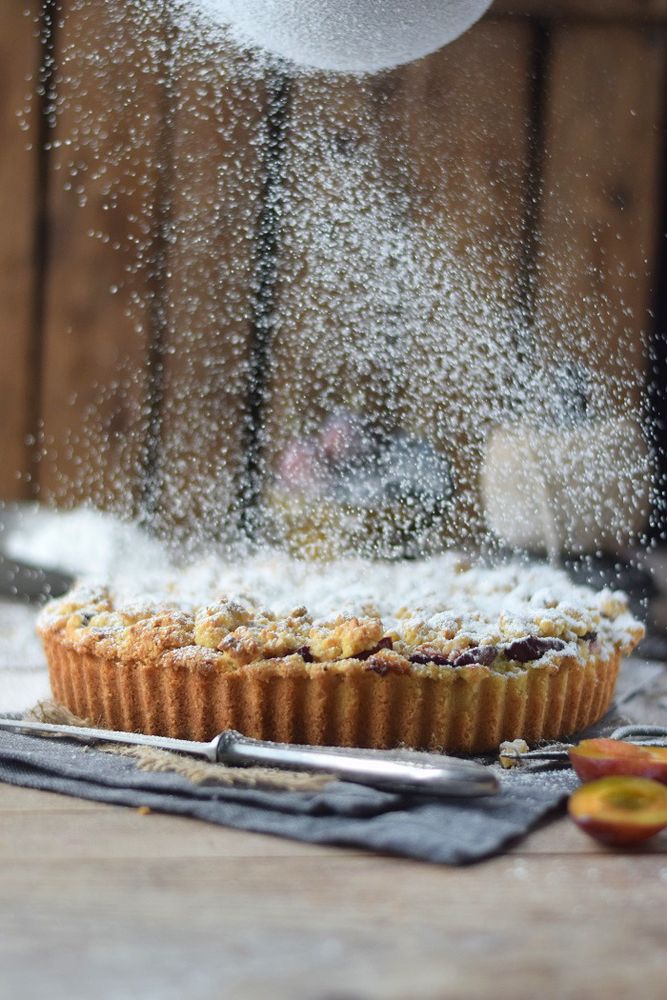 Rezeptbild: Pflaumen Crumble Quark Tarte