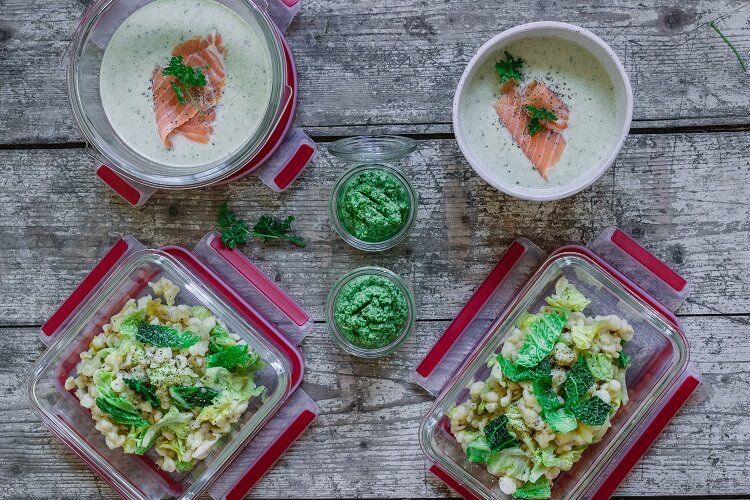 Rezeptbild: Meal Prep mit Wirsing: Suppe, Pesto und Spätzle