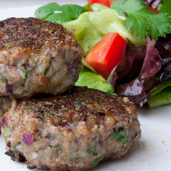 Rezeptbild: Keftedes von Rindfleisch und Garnelen
